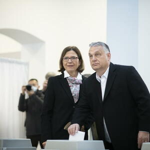 Na mađarski političar jahti seks Mađarski političar