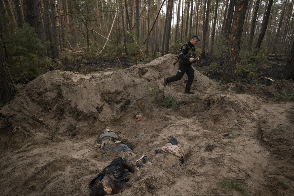 Stravično... Masovna grobnica u Ukrajini