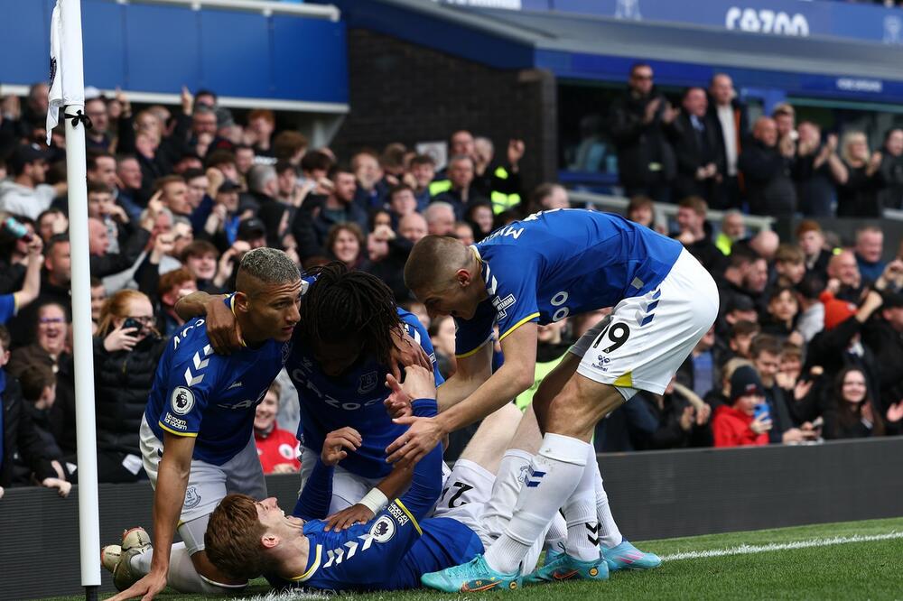ĐAVOLI U TEŠKOM KANALU: Evertonu sva tri boda protiv Mančester junajteda! VIDEO