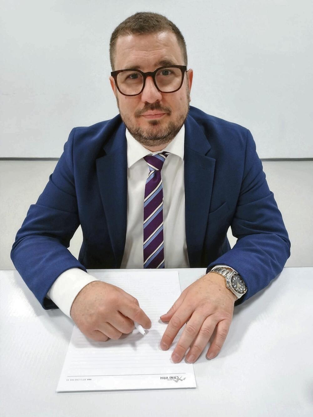 Lazar Popović