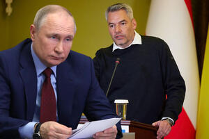 PUT U MOSKVU IZAZVAO RASKOL AUSTRIJSKE KOALICIJE? Zeleni za razgovor kancelara sa Putinom saznali iz medija