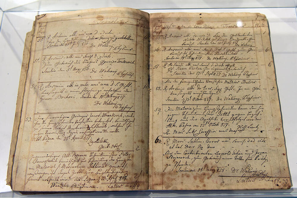 Najstarija knjiga sačuvana iz vršačke apoteke iz 1810. u kojoj je popisano koji otrovi postoje