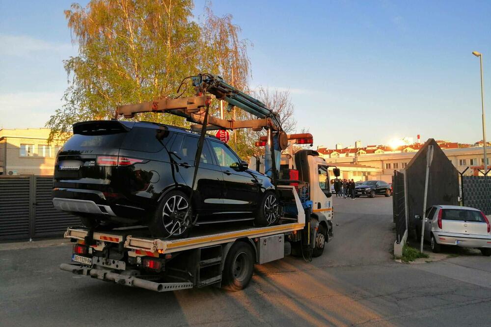 ŠARIĆU ZAPLENJEN I TREĆI DŽIP: Luksuzni automobil odvezen na detaljnu analizu (FOTO)