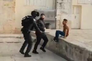 USKRŠNJE NASILJE U AL AKSI: Gotovo 20 povređenih posle okršaja Palestinaca i izraelske policije na svetom mestu u Jerusalimu VIDEO