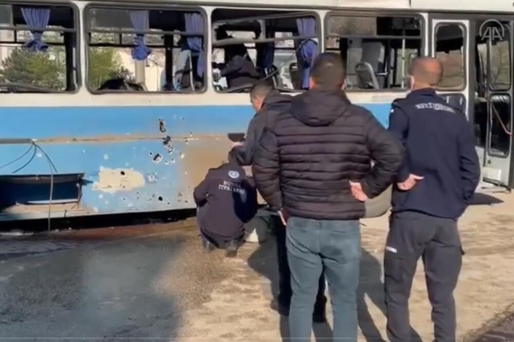 RAZNET AUTOBUS U TURSKOJ: Vozilo bilo puno zatvorskih čuvara, sumnja se na terorizam VIDEO