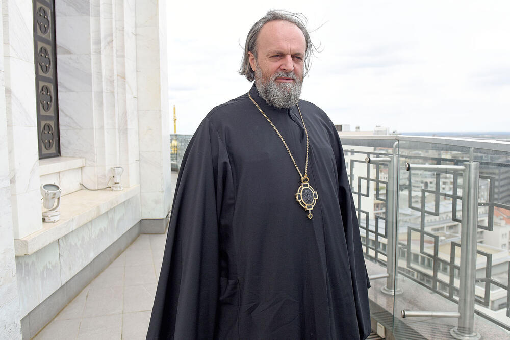 Episkop Stefan Šarić zalaže se da se zakonski reguliše da ne sme da se zloupotrebljava ime crkve i svetitelja