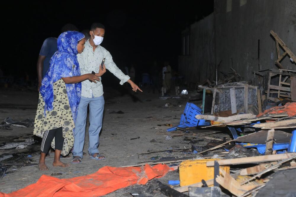 TERORISTI BACILI BOMBU NA RESTORAN ZA VREME IFTARA, 6 MRTVIH: Al Šabab preuzeo odgovornost za krvavi napad u Somaliji!