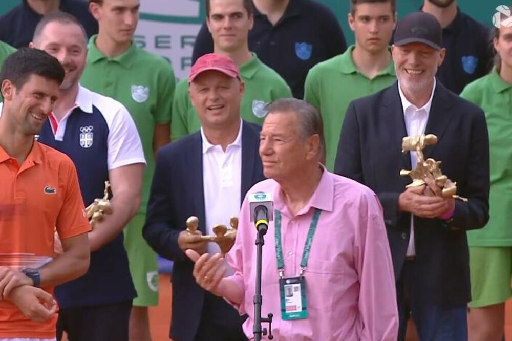 LEGENDARNI PILIĆ ZAPLAKAO U BEOGRADU! Novakovog teniskog oca SLOMILE EMOCIJE posle finala: Teže je kada pređeš 80. godinu (VIDEO)
