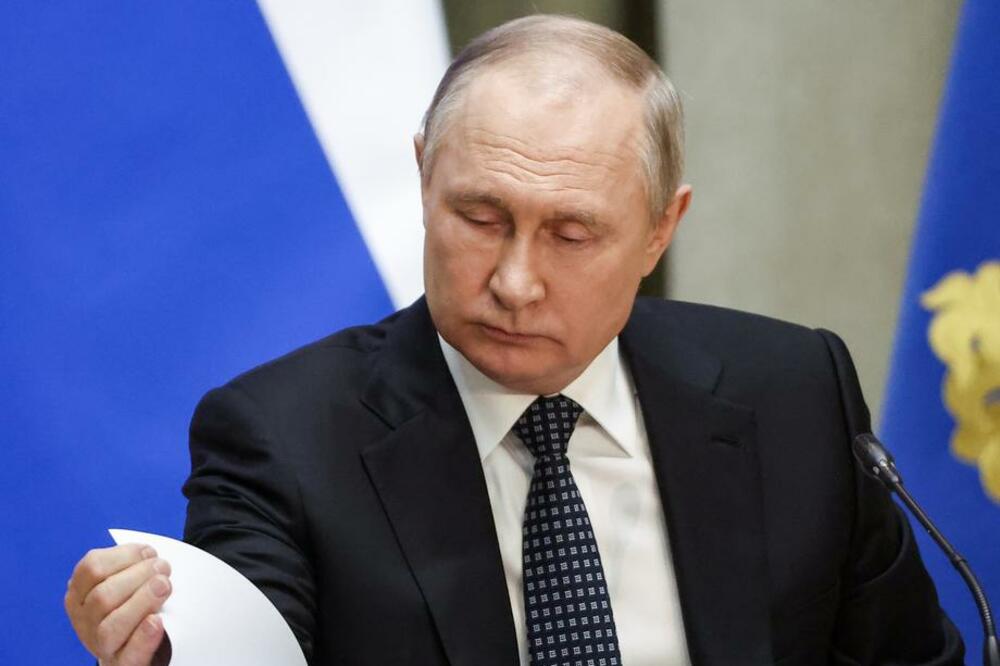 PARKISON NIJE, ALI NE IZGLEDA DOBRO Stručnjaci o Putinovom videu koji je šokirao javnost