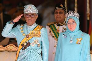 IMALA SAM 17 VANTELESNIH OPLODNJI, A DANAS IMAM ŠESTORO DECE: Kraljica Malezije ŠOKIRALA priznanjem o borbi za potomstvo