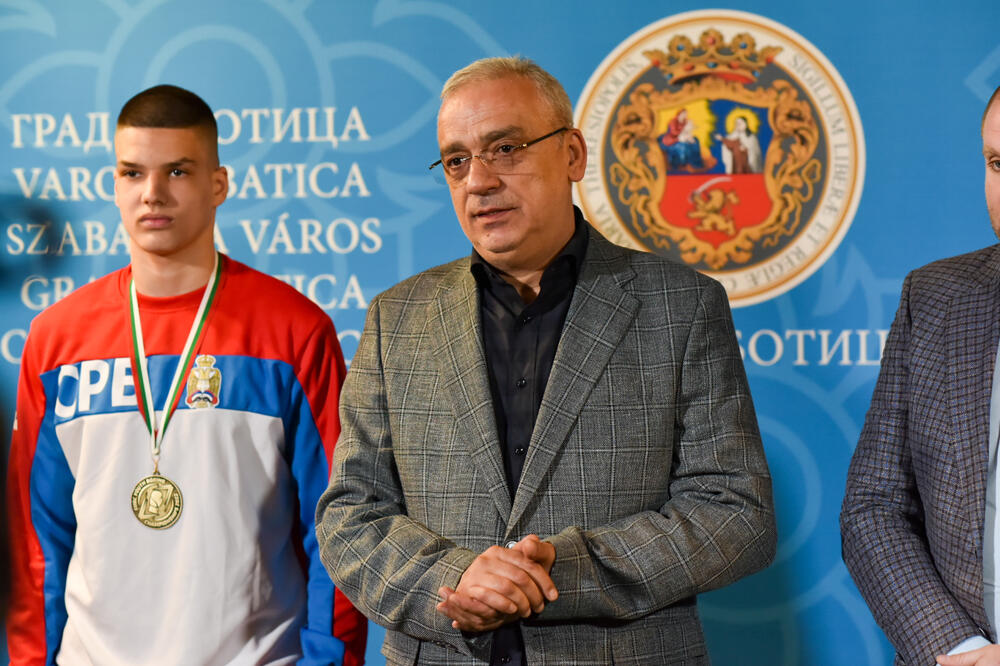 Gradonačelnik Bakić primio Marka Pižuricu, osvajača bronze na Omladinskom evropskom prvenstvu u boksu u Sofiji