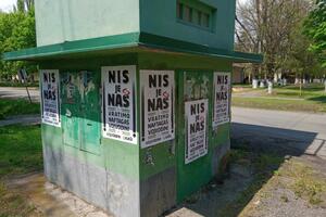 AKCIJA LSV NENADA ČANKA: Aktivisti oblepili vojvođanske gradove plakatima "NIS je naš - Vratimo Naftagas Vojvodini"!