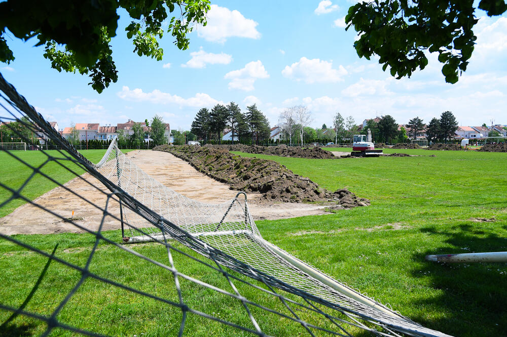 Mirović: Počeli radovi na izgradnji najmodernijeg terena sa veštačkom travom u Fudbalskom centru „Vujadin Boškov“