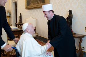 ALBANSKI MUFTIJA OD PAPE TRAŽIO PODRŠKU ZA NEZAVISNO KOSOVO: Spahiu posetu Vatikanu iskoristio za lobiranje, razgovarali i o OVOME