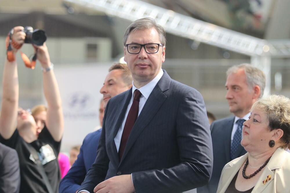 Aleksandar Vučić, Sajam Automobila