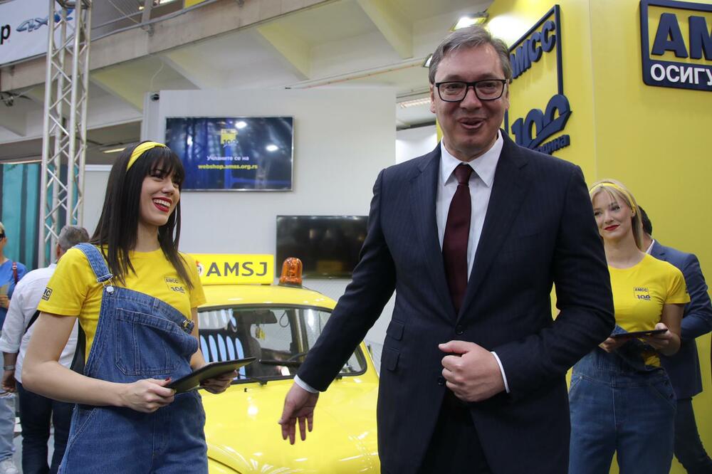 Aleksandar Vučić, Sajam Automobila