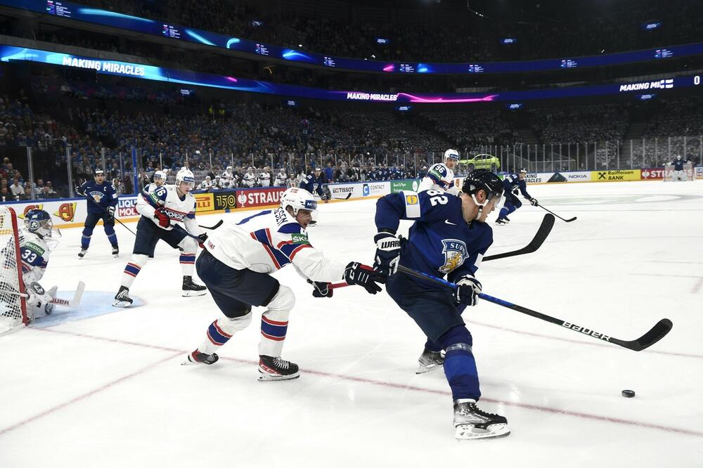 FAVORITI PO PLANU: Hokejaši Slovačke i SAD-a pobedama započeli Svetsko prvenstvo