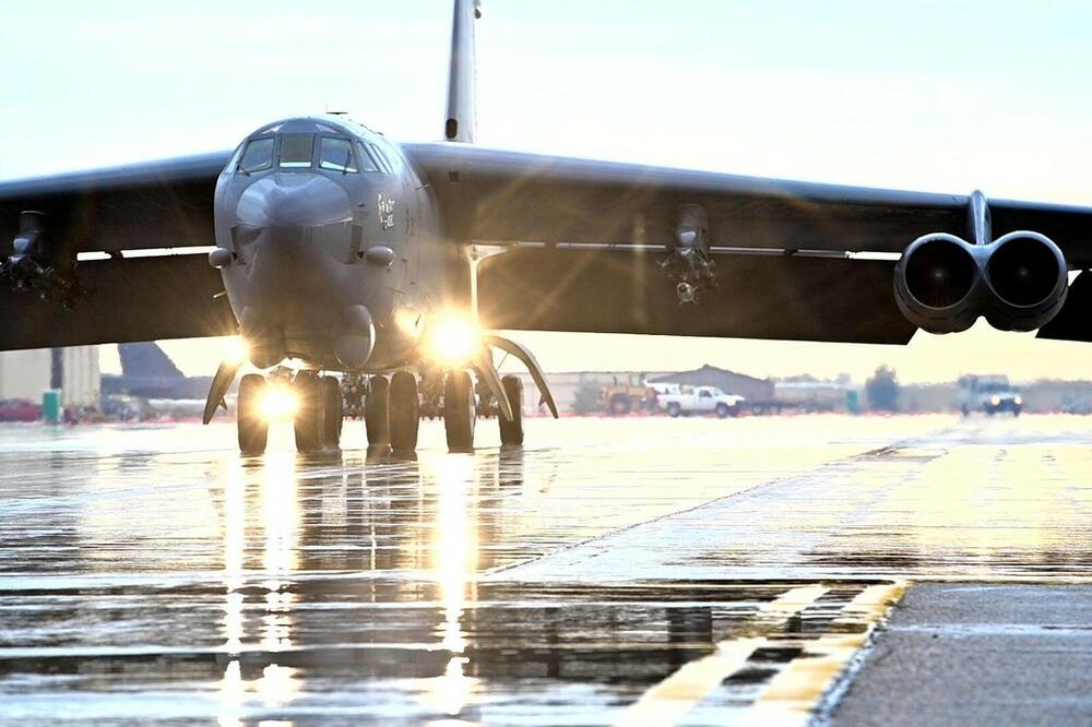 AMERI TESTIRALI HIPERSONIČNO ORUŽJE: Bombarder B-52 ispalio BUSTER ARRV, 5 puta brži od zvuka!
