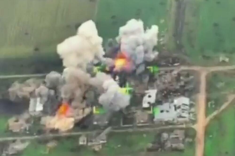 PAKAO NA ZEMLJI: Pogledajte trenutak kada Rusi termobaričnim projektilima TOS-1A uništavaju ukrajinske trupe VIDEO