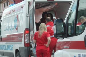 OBOREN PEŠAK (73) NA SAVSKOM VENCU: Teretno vozilo mu prešao preko noge, prevezen u Urgentni centar