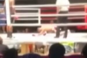 UZNEMIRUJUĆI VIDEO: Nepobedivi bokser preminuo u ringu! Krenuo ka rivalu i samo se srušio! NIJE MU BILO SPASA!