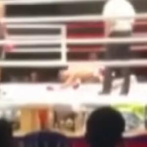 UZNEMIRUJUĆI VIDEO: Nepobedivi bokser preminuo u ringu! Krenuo ka rivalu