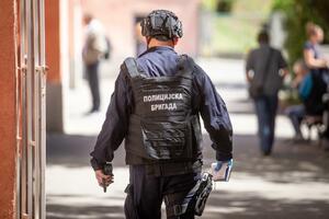 DOJAVE O BOMBAMA STIGLE NA MEJL ADRESE 134 OSNOVNE ŠKOLE: Oglasilo se Ministarstvo prosvete, policija na terenu