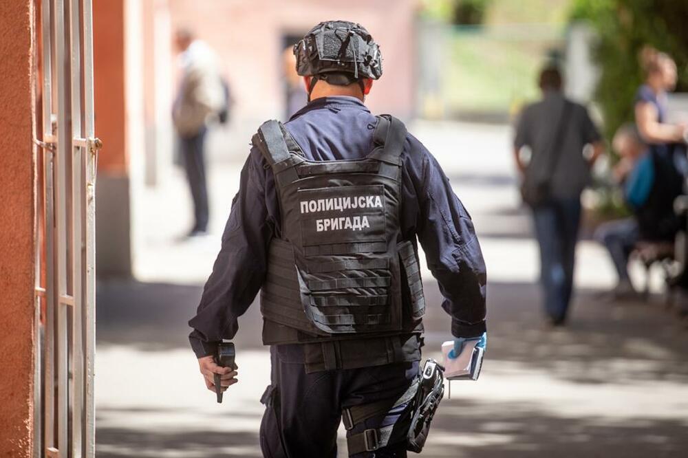 DOJAVA O BOMBAMA NA SVIM VAŽNIM LOKACIJAMA U BEOGRADU: Na Kurirov mejl stiglo upozorenje i spisak mesta sa eksplozivom