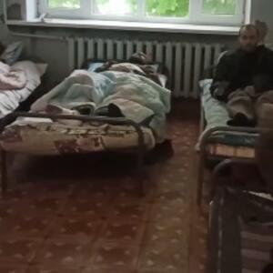 OTKRILI DA LI IH RUSI MUČE! Snimak ranjenih ukrajinskih boraca iz Azovstalja!