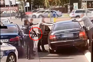 ŠOK ZA POLICAJCE USRED BEOGRADA: Zaustavili audi, pretresli putnike i vozilo, a onda pronašli OVO! Pogledajte mučnu scenu (VIDEO)