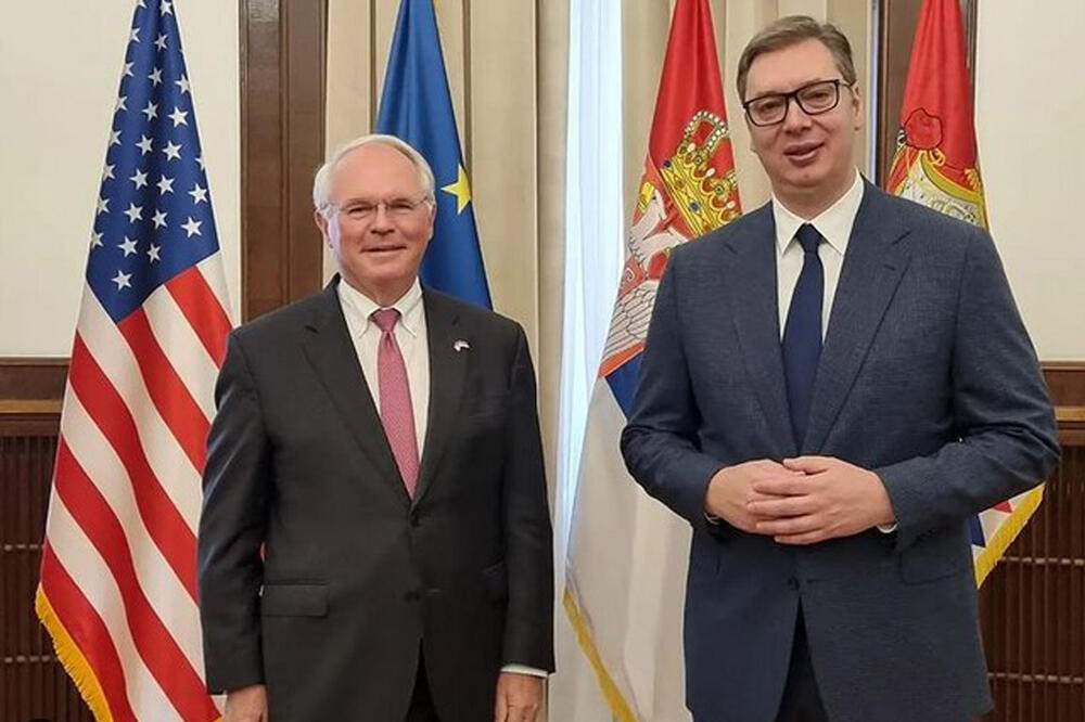 VAŽAN SASTANAK: Predsednik Vučić se sastao sa Kristoferom Hilom (FOTO)