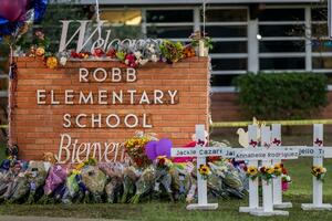 SEĆANJE NA MASAKR JE BILO PREJAKO: Školu u Teksasu u kojoj je živote izgubilo 19 ljudi moraće da sruše! VIDEO