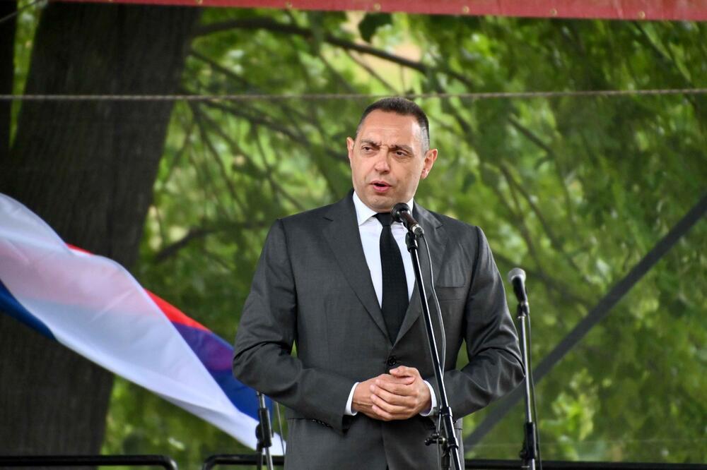MINISTAR VULIN: Nema nijednog političara u Evropi koji štiti interese svoje zemlje kao Vučić pred Šolcom
