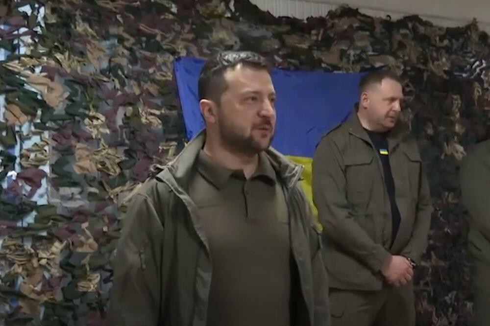 ZELENSKI POSETIO VOJNIKE NA LINIJAMA FRONTA U HARKOVU Prvo pojavljivanje van Kijeva od početka invazije VIDEO