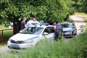 POVRATAK NA MESTO ZLOČINA Policija u kuću dovela Zorana, osumnjičenog za ubistvo sestrića! U toku policijska rekonstrukcija FOTO