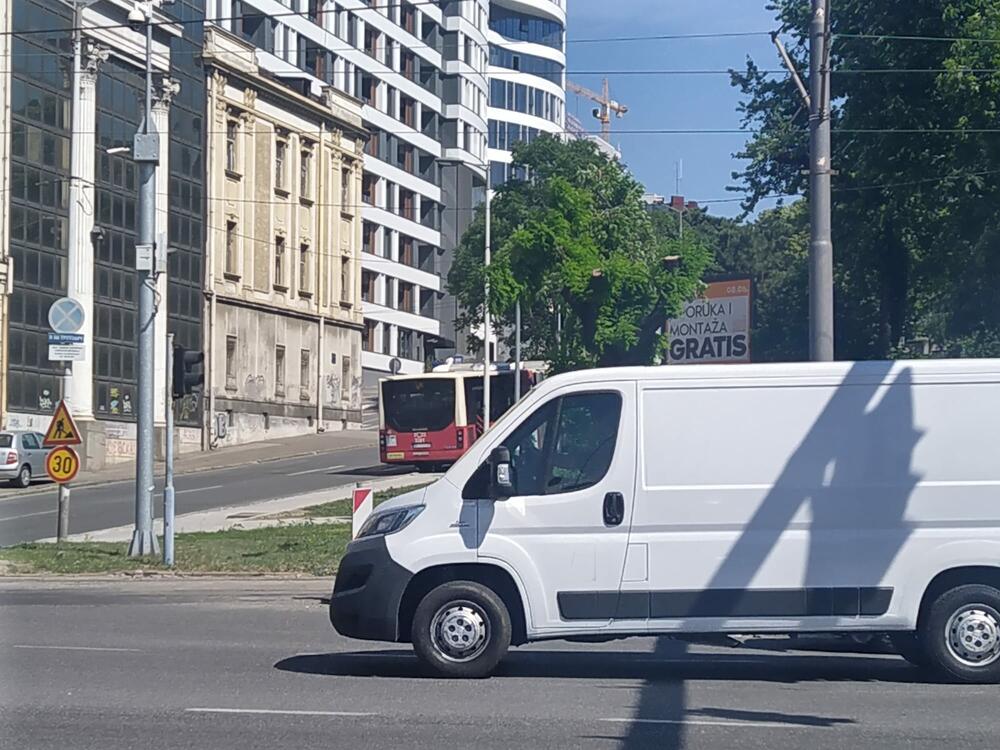 autobus, ugao Savske i Sarajevske ulice, dečak, autobus udario dečaka