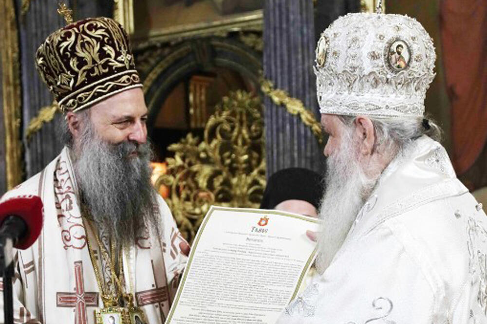 ZVANIČNI DOKUMENT: Patrijarh Porfirije uručio tomos o autokefalnosti Makedonskoj pravoslavnoj crkvi