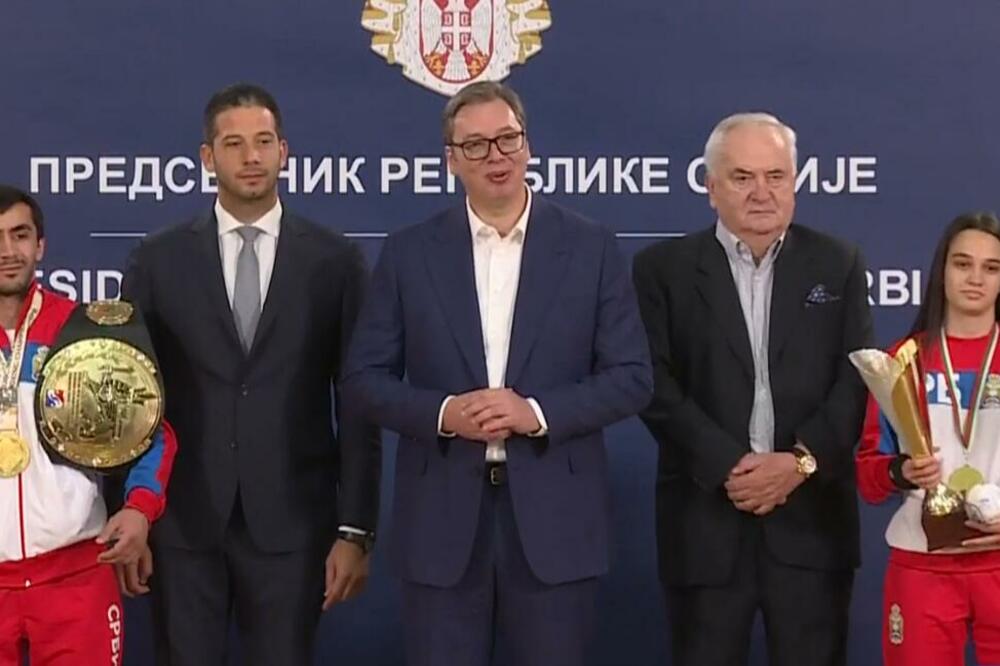 PRIJEM KOD PREDSEDNIKA ZA EVROPSKE ŠAMPIONE Vučić: Srpski boks se na velika vrata vraća u Evropu i svet!