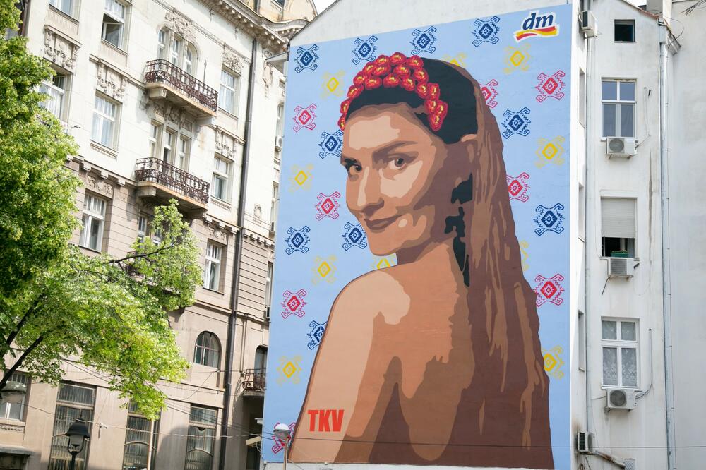 Novi mural osvanuo u centru Beograda zahvaljujući kompaniji dm: "Inspiracija je svuda oko nas"