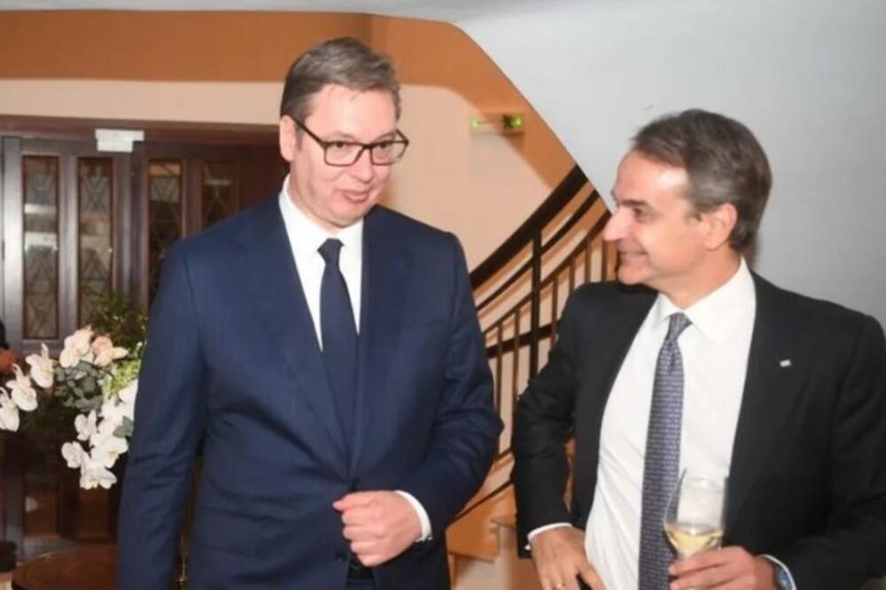 ZA NAPREDAK GRČKE I BRATSKI ODNOS SA SRBIJOM: Predsednik Vučić čestitao Micotakisu izbornu pobedu