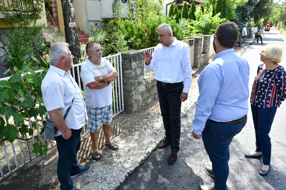 Gradonačelnik Bakić obišao radove na izgradnji kolovoza u Jasenovačkoj ulici na Paliću
