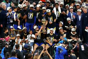 GOLDEN STEJT I BJELICA ŠAMPIONI NBA LIGE: Voriorsi se vratili na tron! Kari i društvo srušili Boston i osvojili šampionski prsten