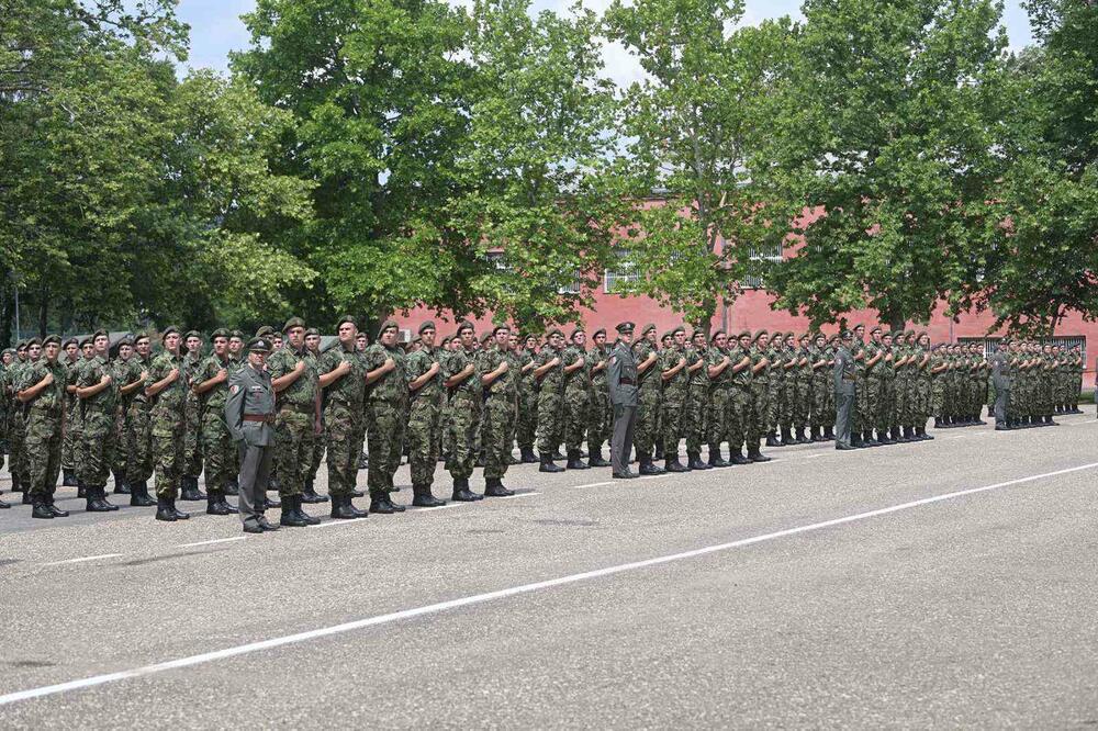 MINISTARSTVO ODBRANE REAGOVALO NA LAŽI PRIŠTINE: Vojska Srbije za sada nije prelazila administrativnu liniju ka Kosovu i Metohiji