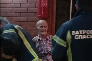 DRAMA NA VIŠNJIČKOM VENCU SA SREĆNIM KRAJEM Vatrogasci s Milanom i Suadom iz policije spasli deku koji se zaglavio u cevi! (VIDEO)