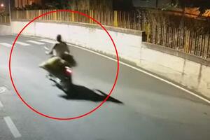 RUMUN U ITALIJI UBIO SUNARODNIKA: Snimljen kako na skuteru vozi telo ubijenog u vrećama VIDEO