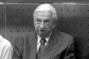 PREMINUO NEKADAŠNJI PREDSEDNIK NARODNE SKUPŠTINE DRAGAN TOMIĆ Jedan od osnivača Socijalističke partije Srbije umro u 86. godini