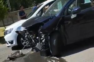 TEŠKA SAOBRAĆAJKA U PANČEVU: Automobili RAZBIJENI, 3 osobe povređene (VIDEO)