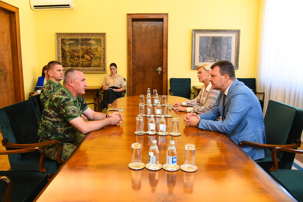 Predsednik Mirović sastao se sa generalom Naskovićem