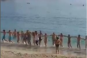 OVO MOGU I GRCI! I oni "opleli" kolo na plaži, snimak zapalio mreže VIDEO