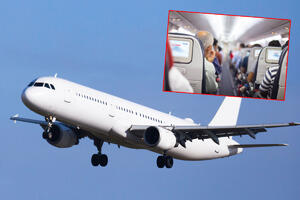 HAOS NA NEBU IZNAD AMERIKE: Putnik pokušao da otvori vrata aviona, pa KAŠIKOM NAPAO STJUARDESU! Pilot hitno morao da se prizemlji